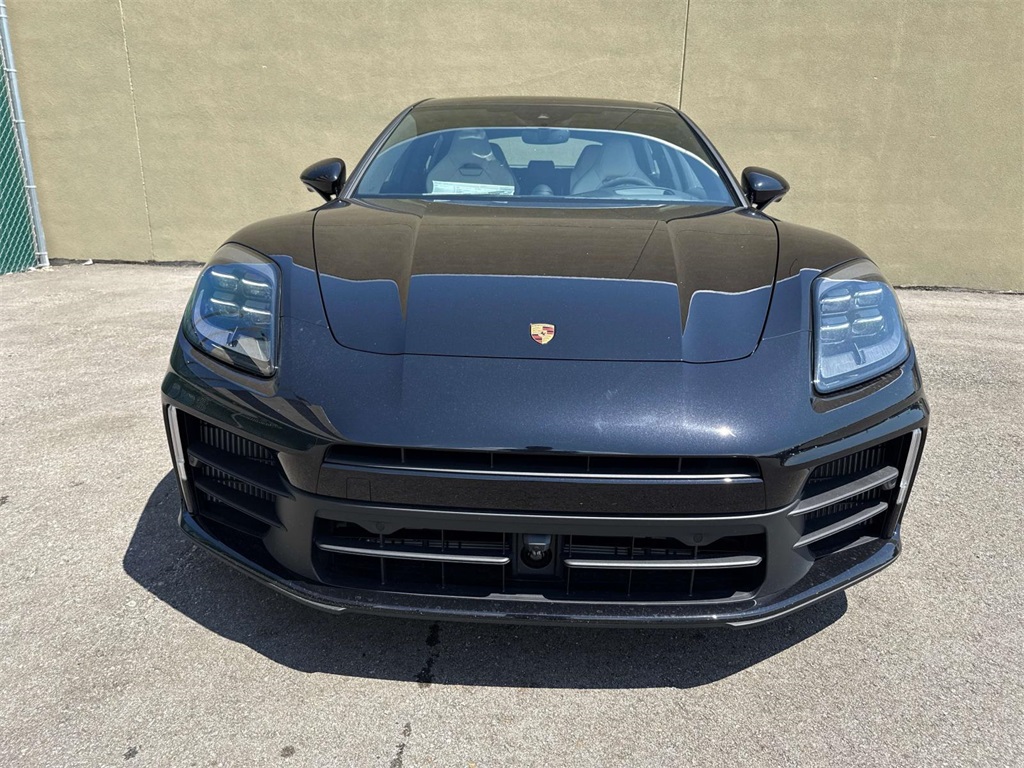2025 Porsche Panamera 4 photo 5