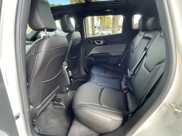 2024 Jeep Compass Latitude Lux photo 25