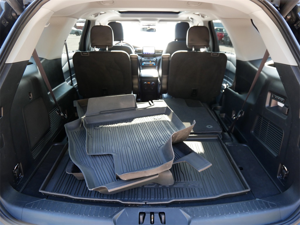 2022 Ford Explorer Limited photo 9