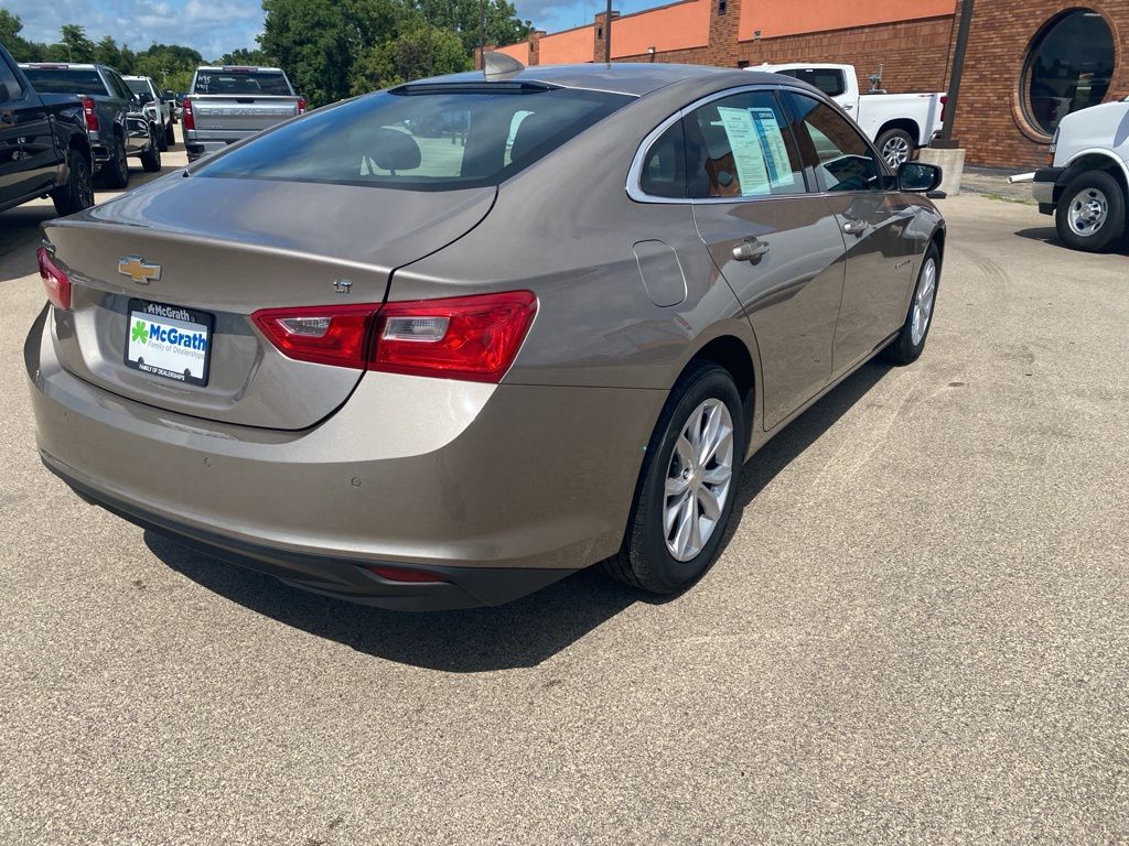 2024 Chevrolet Malibu 1LT photo 3