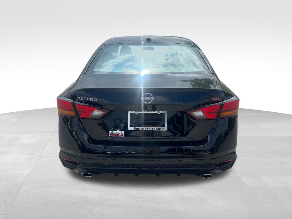 2025 Nissan Altima 2.5 SR photo 4