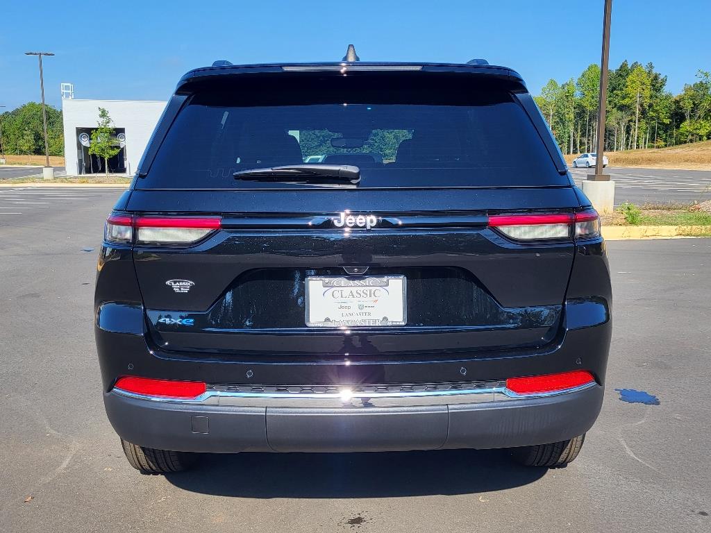 2024 Jeep Cherokee 4xe photo 21