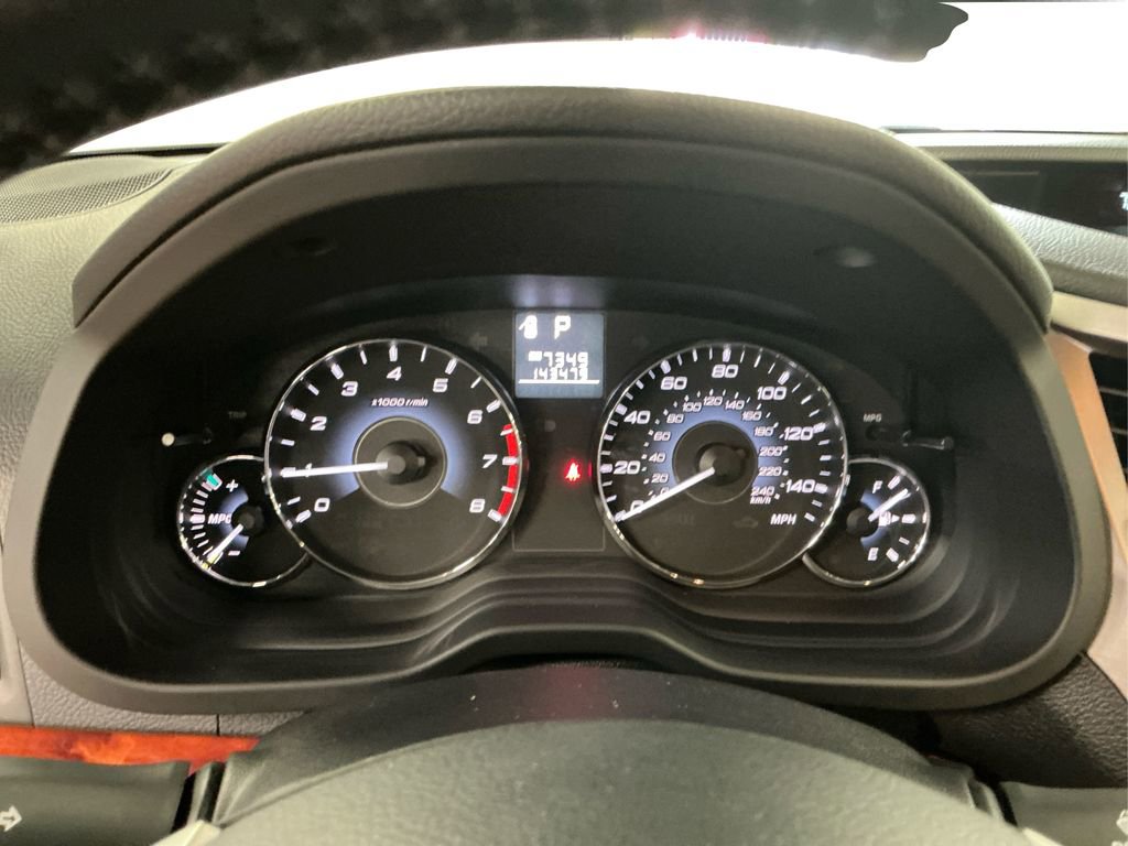 2012 Subaru Outback 2.5i Limited photo 11