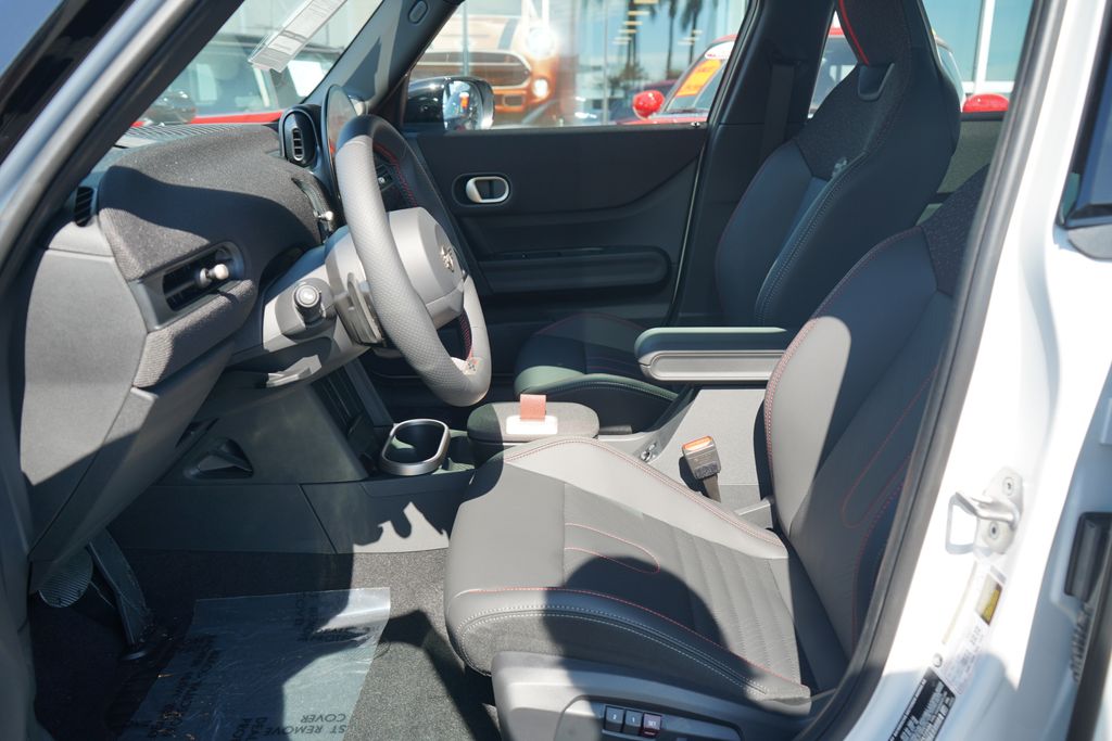 2026 Mini Cooper 4 Door Hardtop S Iconic photo 4