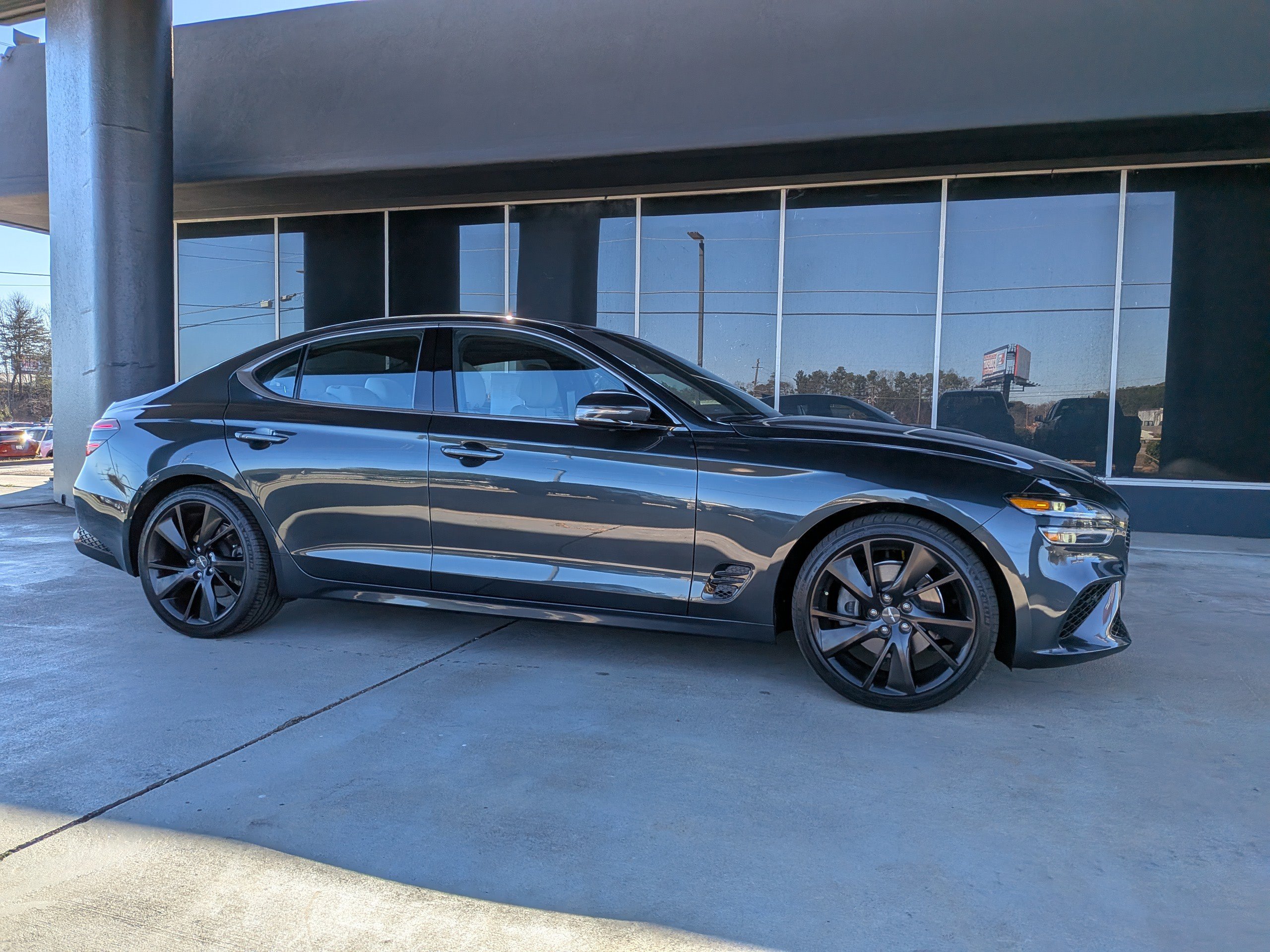 2023 GENESIS G70 Standard's photo