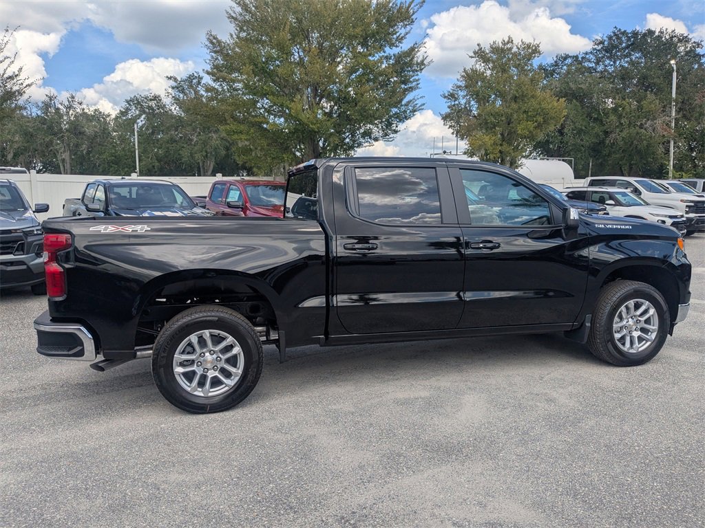 2026 Chevrolet Silverado 1500 LT photo 2