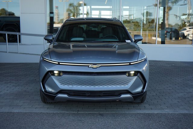 2025 Chevrolet Equinox EV 1LT photo 3