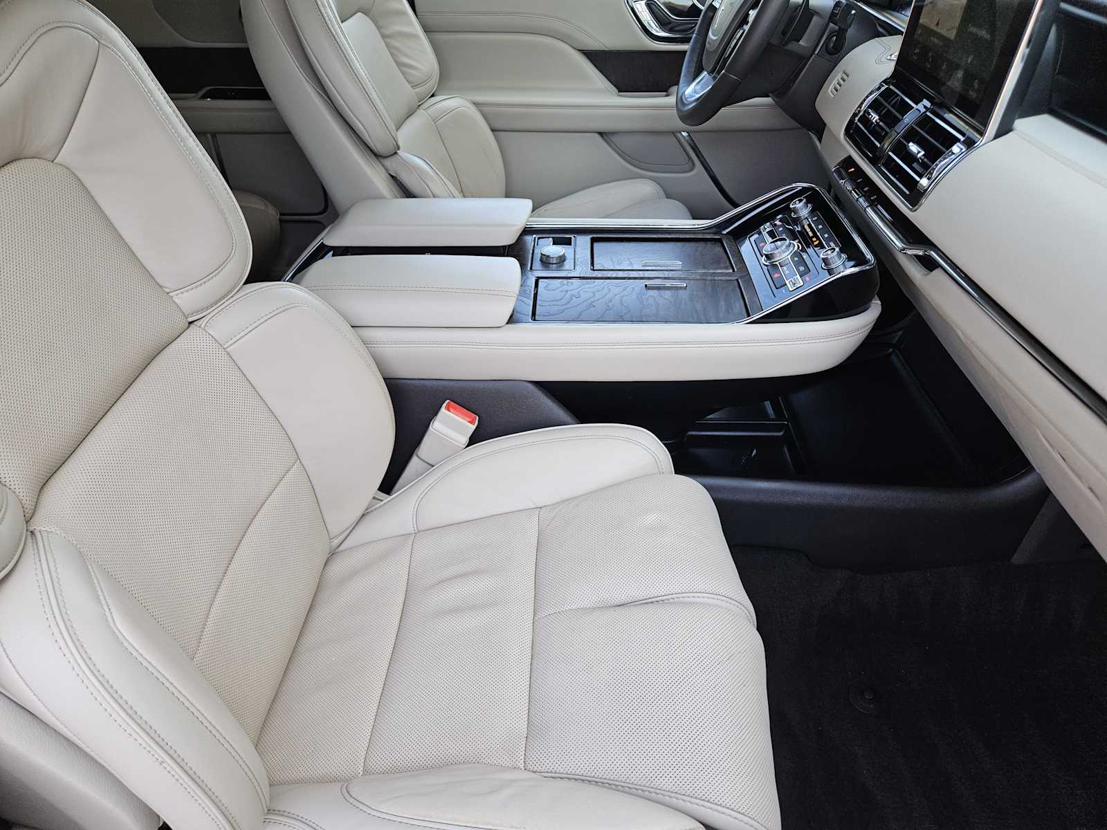 2019 Lincoln Navigator Select photo 11