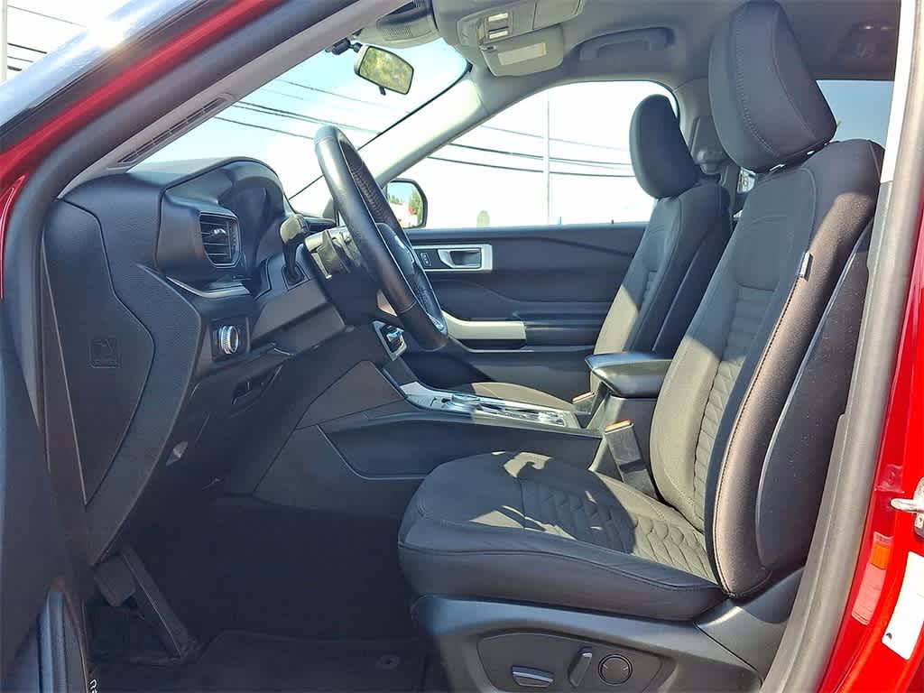 2020 Ford Explorer XLT photo 15
