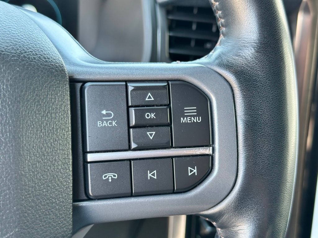 2023 Ford F-150 Lightning Lariat photo 15