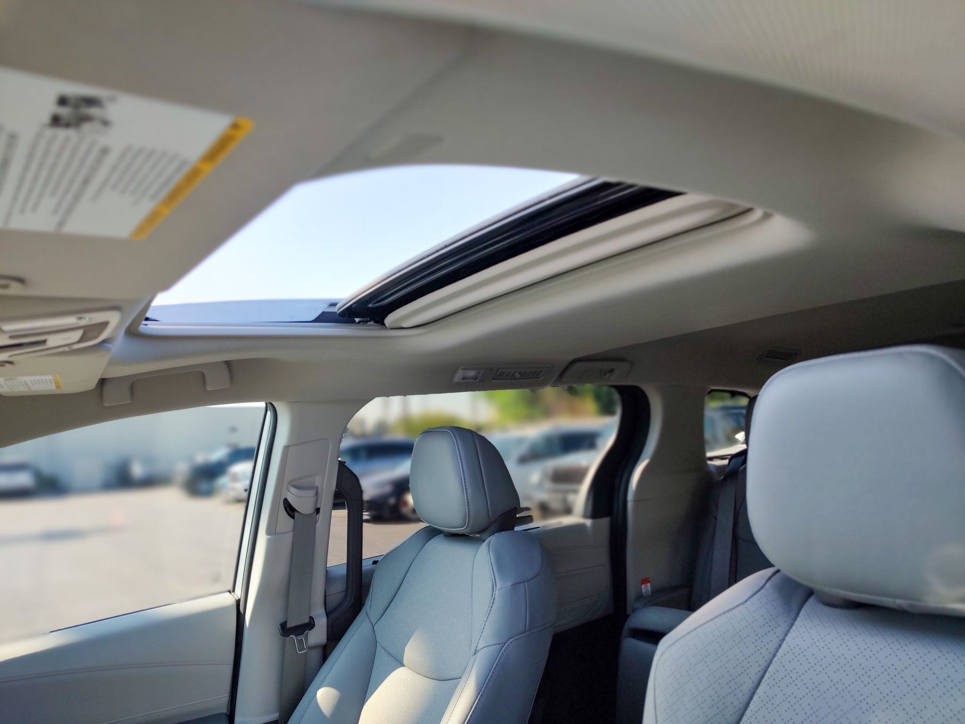 2024 Toyota Sienna Limited photo 5