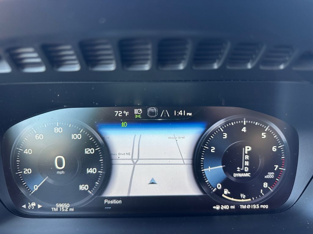 2017 Volvo XC90 T6 Inscription photo 10