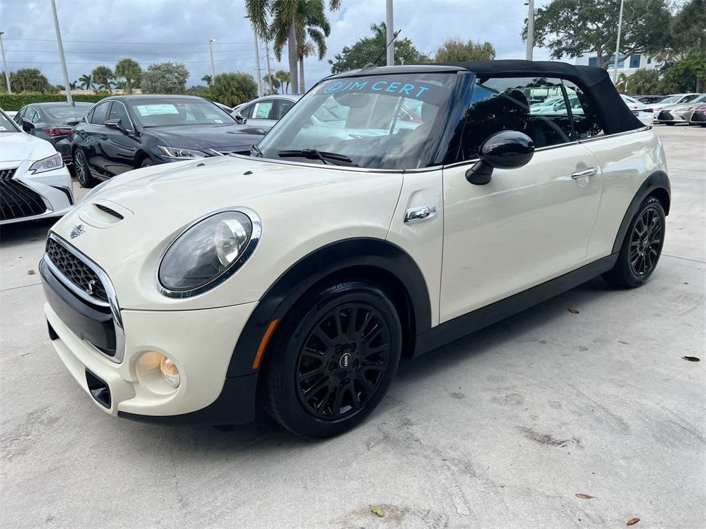 2019 Mini Cooper Convertible S photo 2