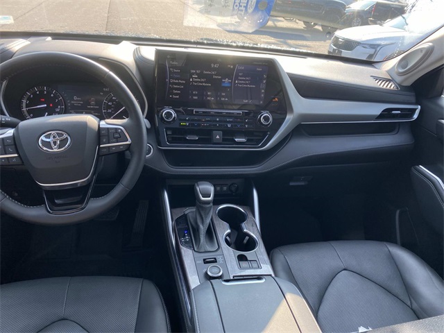 2021 Toyota Highlander Platinum photo 17