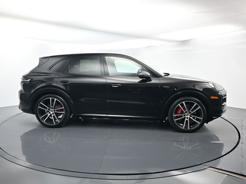 2024 Porsche Cayenne S photo 13