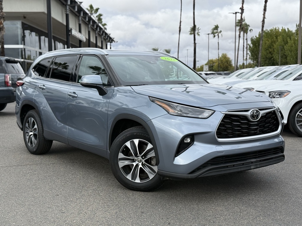 2022 Toyota Highlander XLE's photo