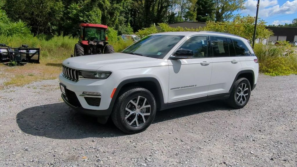 2023 Jeep Grand Cherokee Limited photo 2