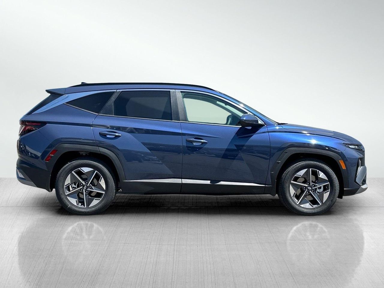 2025 Hyundai Tucson SEL photo 3