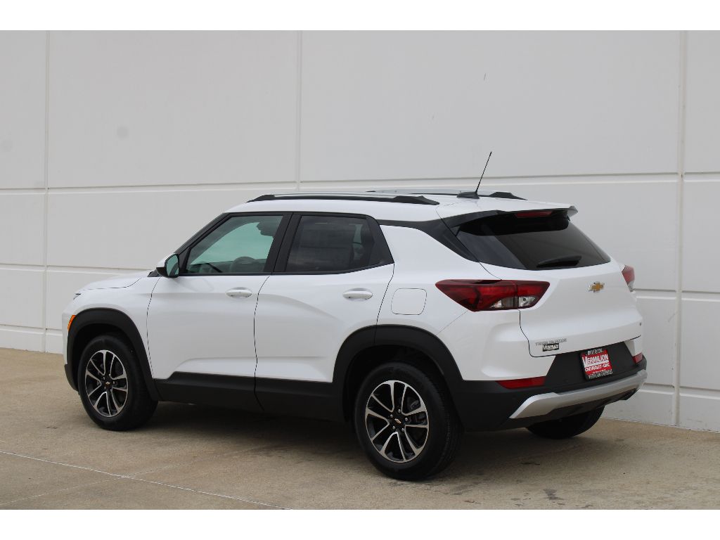 2025 Chevrolet Trailblazer LT photo 3