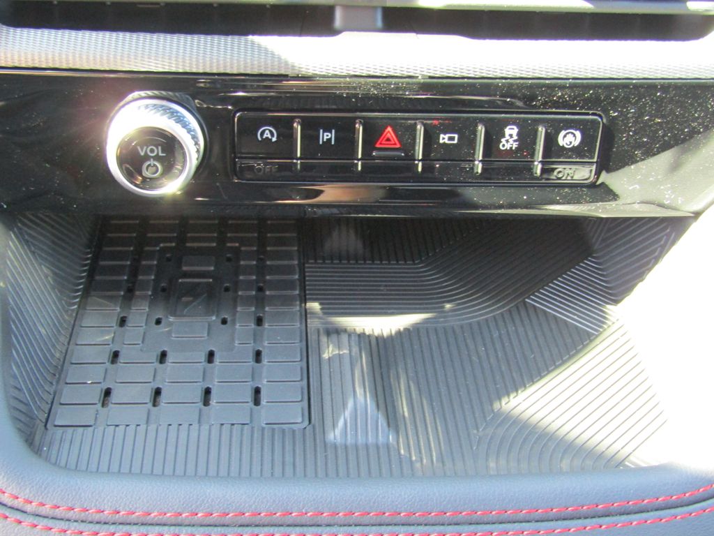 2025 Ford Explorer ST photo 26