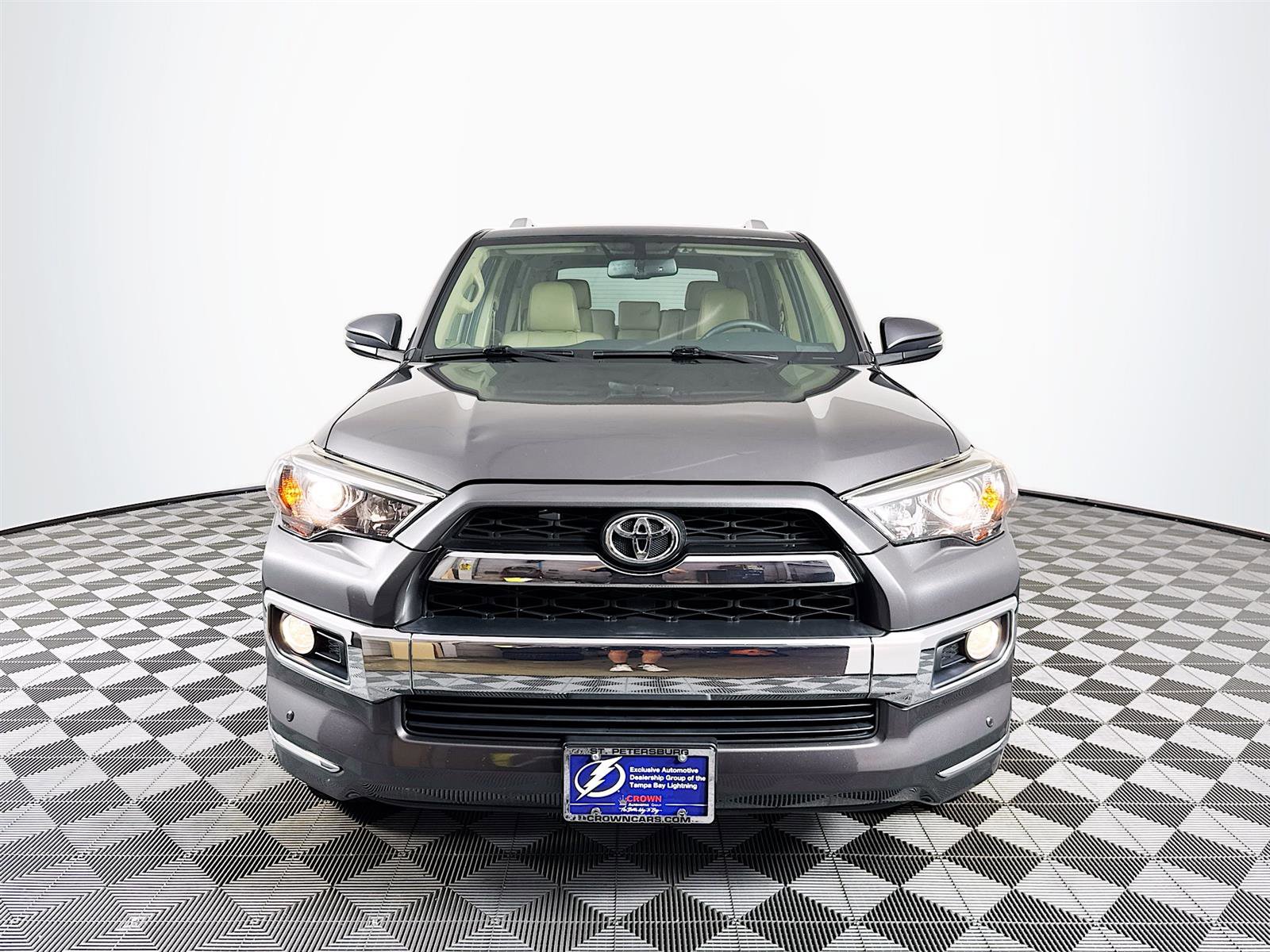 2016 Toyota 4Runner Limited photo 2