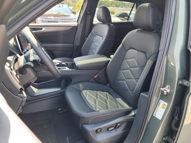 2025 Volkswagen Atlas Cross Sport SE Technology photo 4