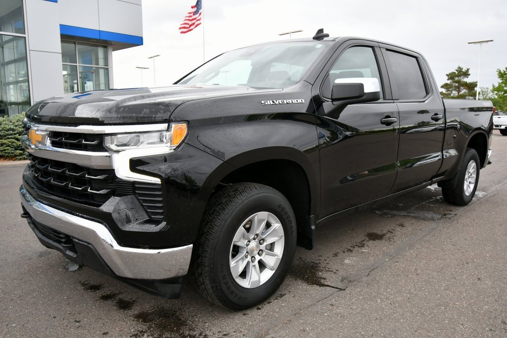 Used 2023 Chevrolet Silverado 1500 LT with VIN 1GCUDDED5PZ324821 for sale in North Branch, Minnesota