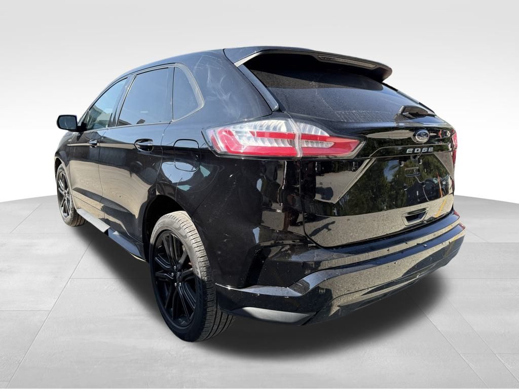 2022 Ford Edge ST photo 2