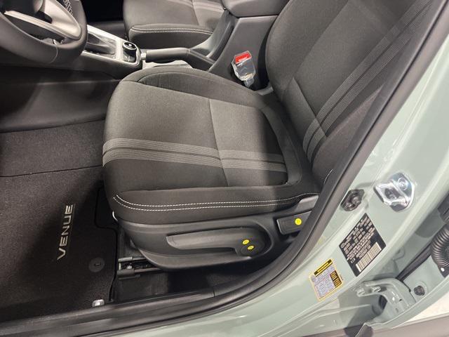 2026 Hyundai Venue SEL photo 4