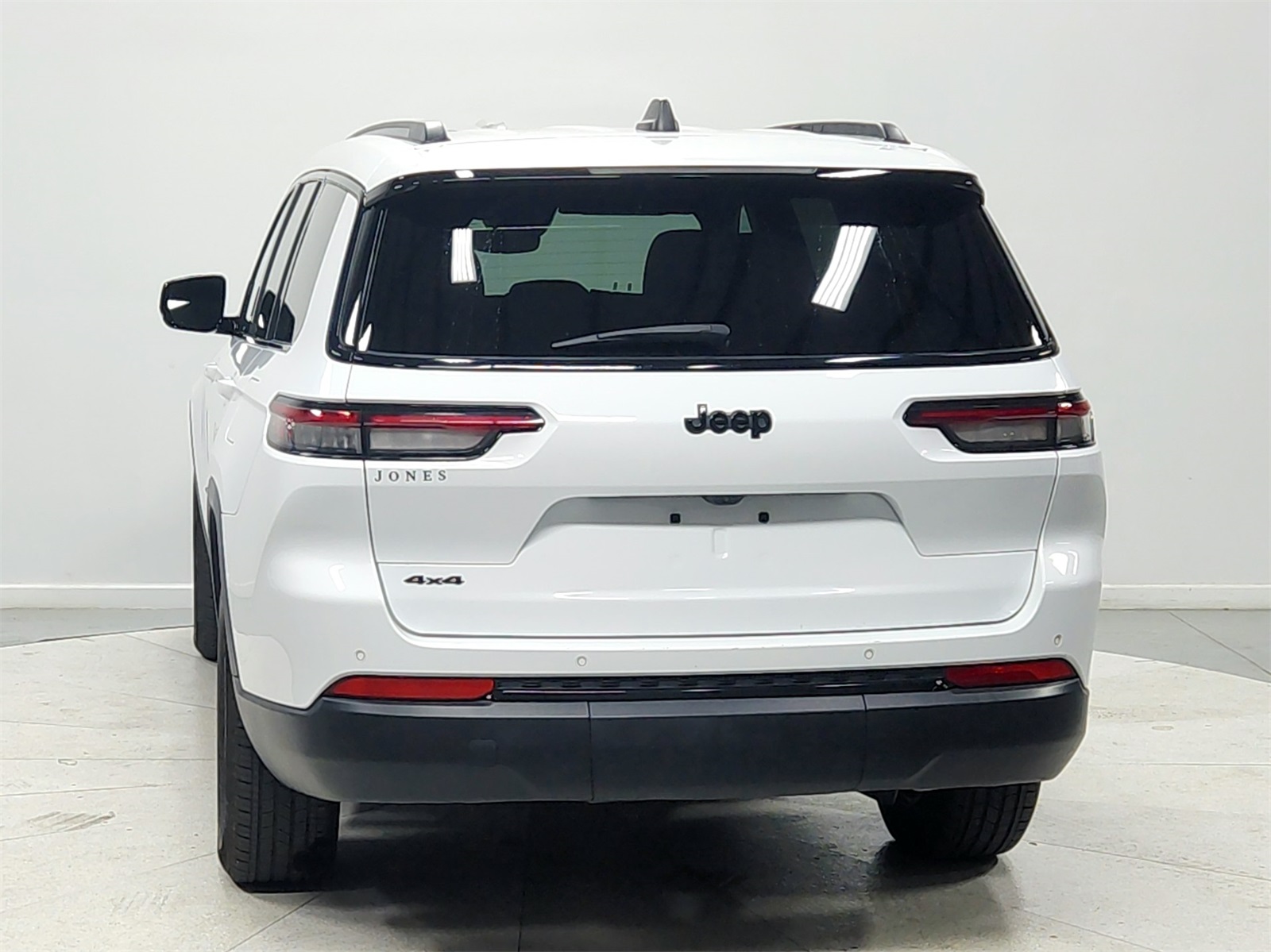 2024 Jeep Grand Cherokee Altitude photo 4
