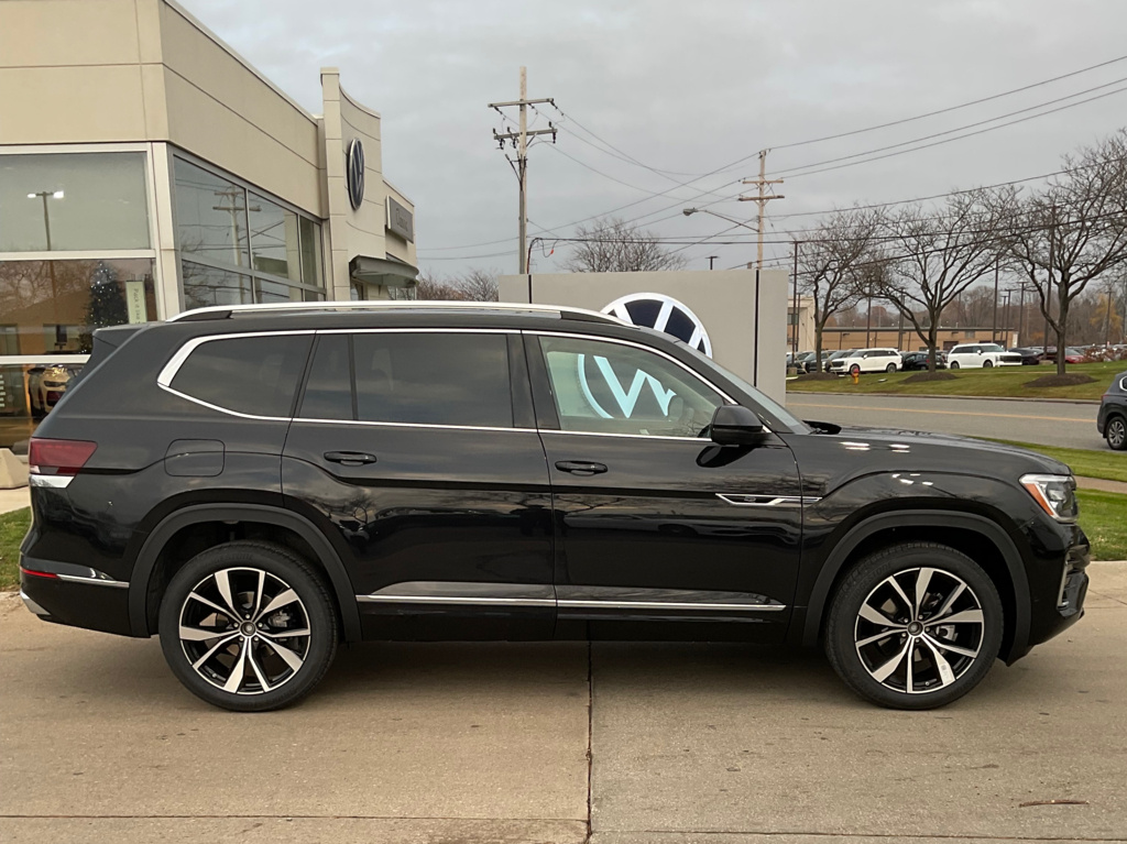 2026 Volkswagen Atlas SEL Premium R-Line photo 3