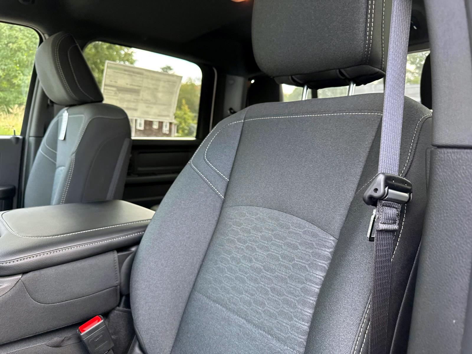 2025 Ram 2500 Tradesman photo 11