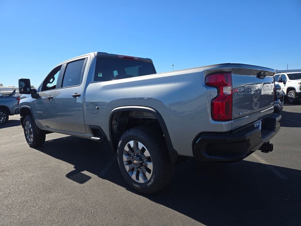 2026 Chevrolet Silverado 2500HD Custom photo 3