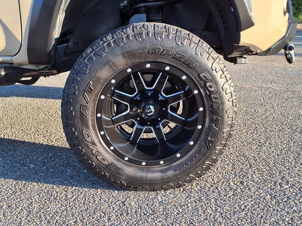 2017 Toyota Tacoma SR5 photo 4