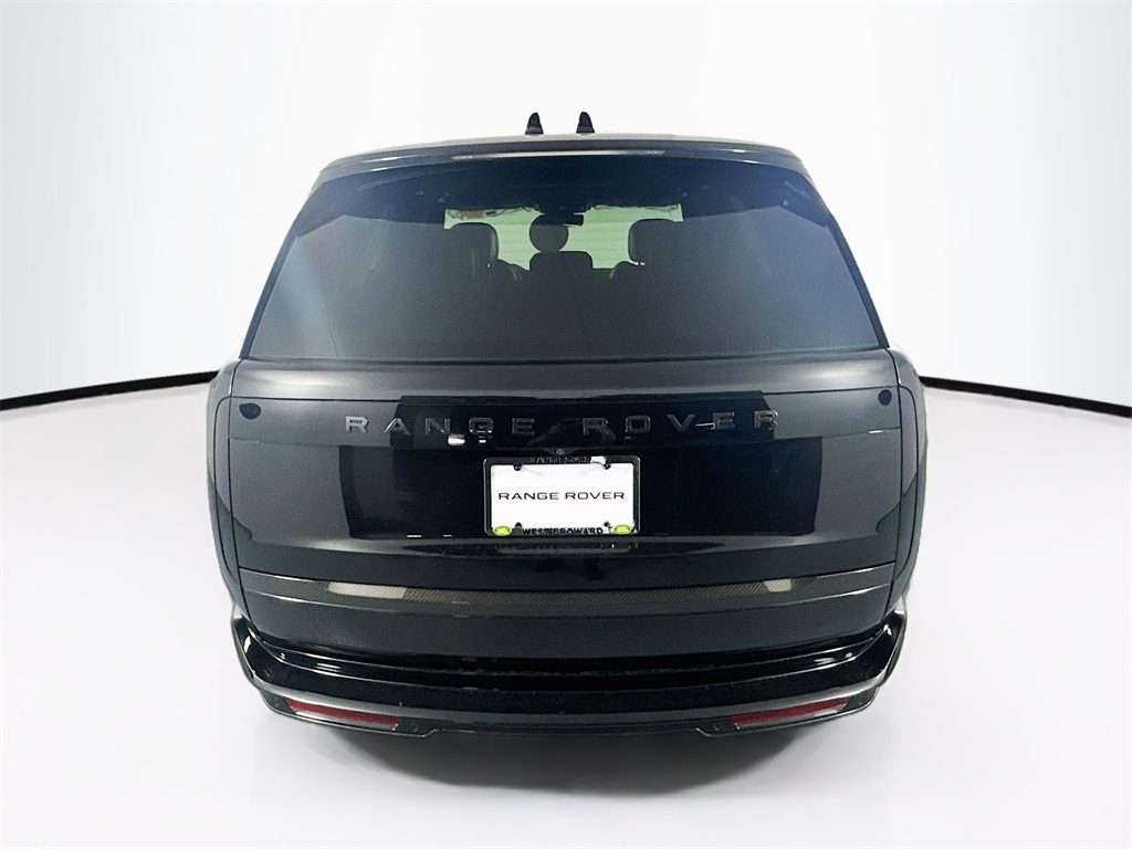 2025 Land Rover Range Rover SE photo 6