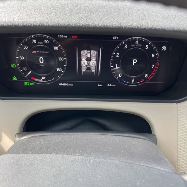 2018 Land Rover Range Rover Velar R-Dynamic SE photo 12