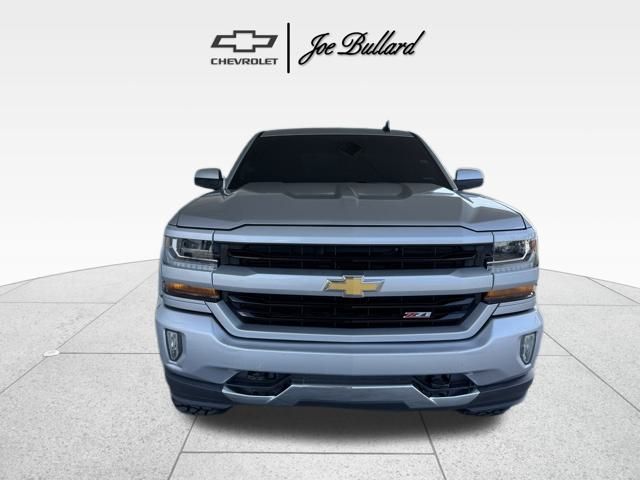 2018 Chevrolet Silverado 1500 LT photo 2