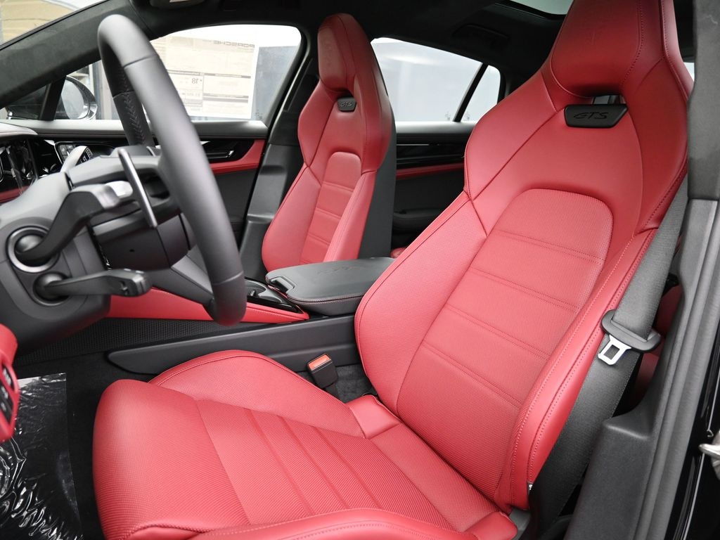 2026 Porsche Panamera GTS photo 5