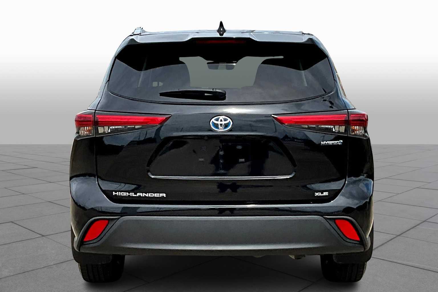 2021 Toyota Highlander Hybrid XLE photo 4