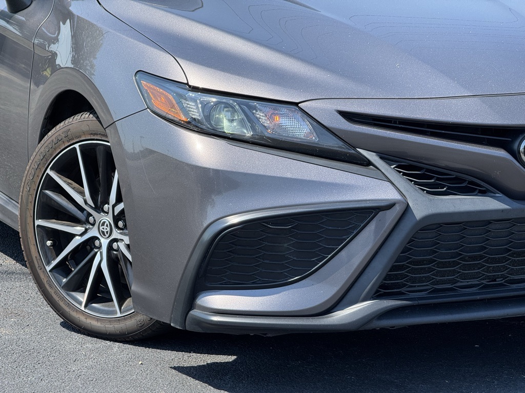2023 Toyota Camry SE photo 4