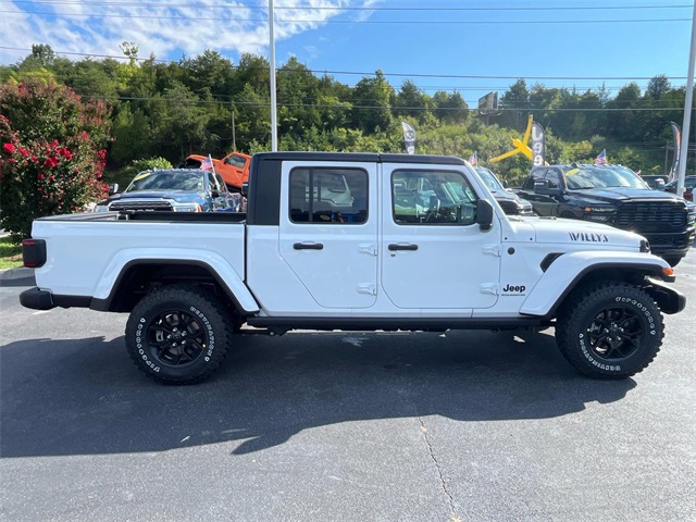 2025 Jeep Gladiator Willys photo 2