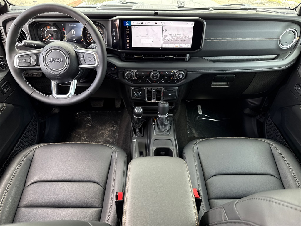 2025 Jeep Wrangler Sahara photo 15