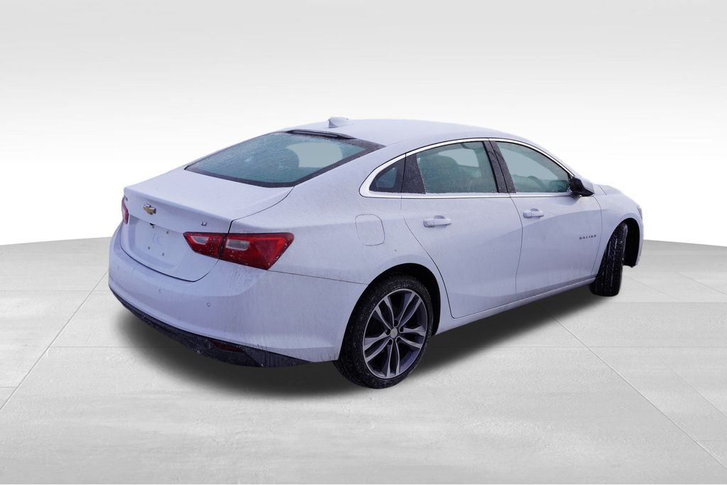 2025 Chevrolet Malibu 1LT photo 3