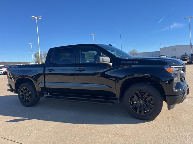 2026 Chevrolet Silverado 1500 photo 2