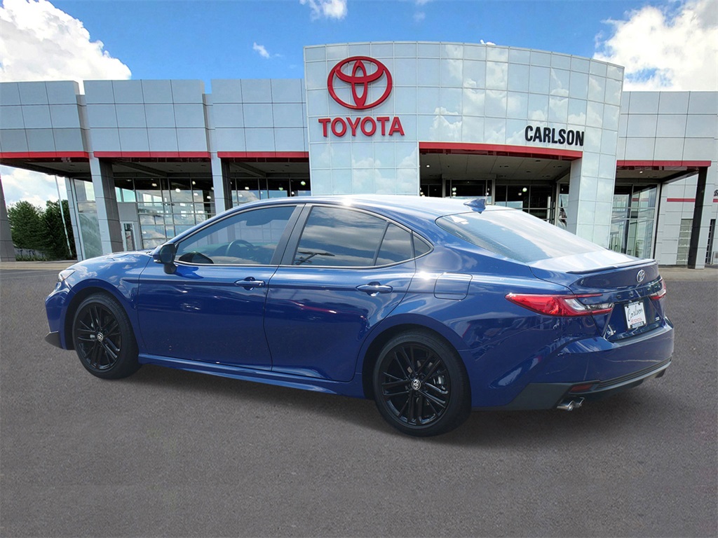 2025 Toyota Camry SE photo 5