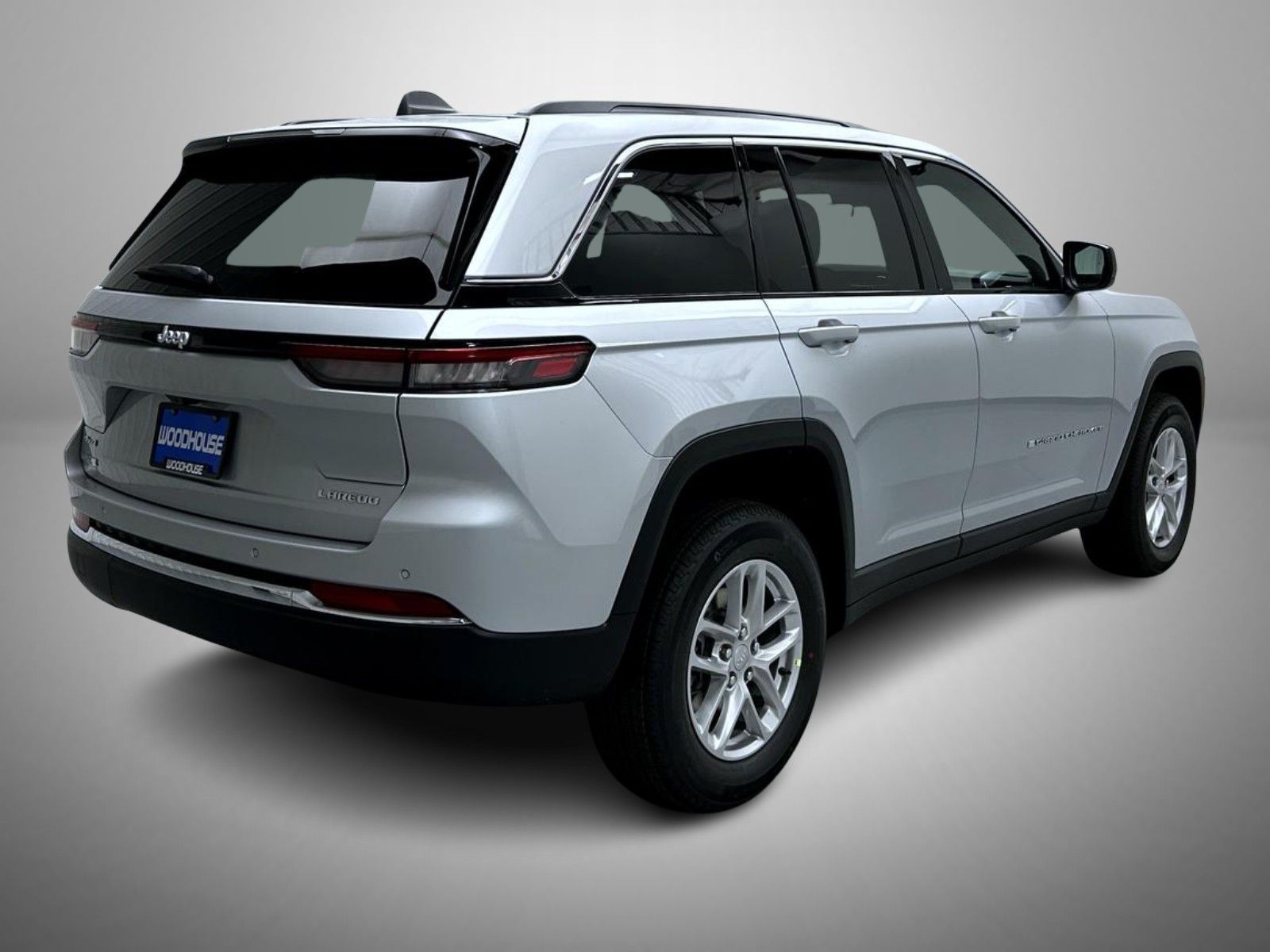 2025 Jeep Grand Cherokee Laredo X photo 2
