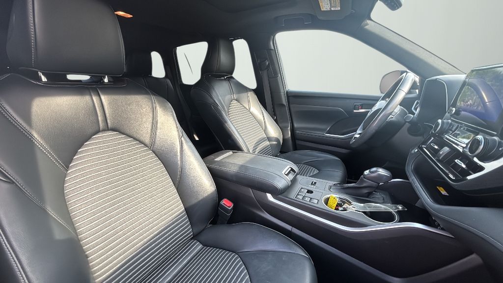2023 Toyota Highlander XSE photo 15