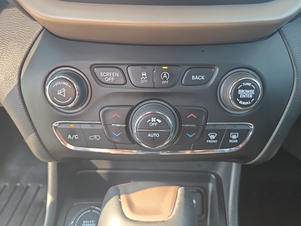 2016 Jeep Cherokee Limited photo 21