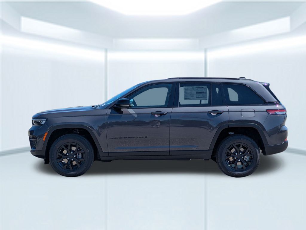 2025 Jeep Grand Cherokee Altitude photo 2