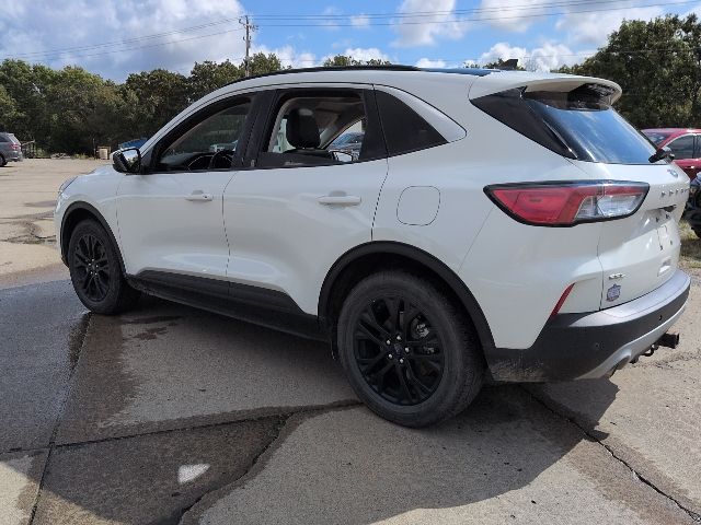 2022 Ford Escape SEL photo 4
